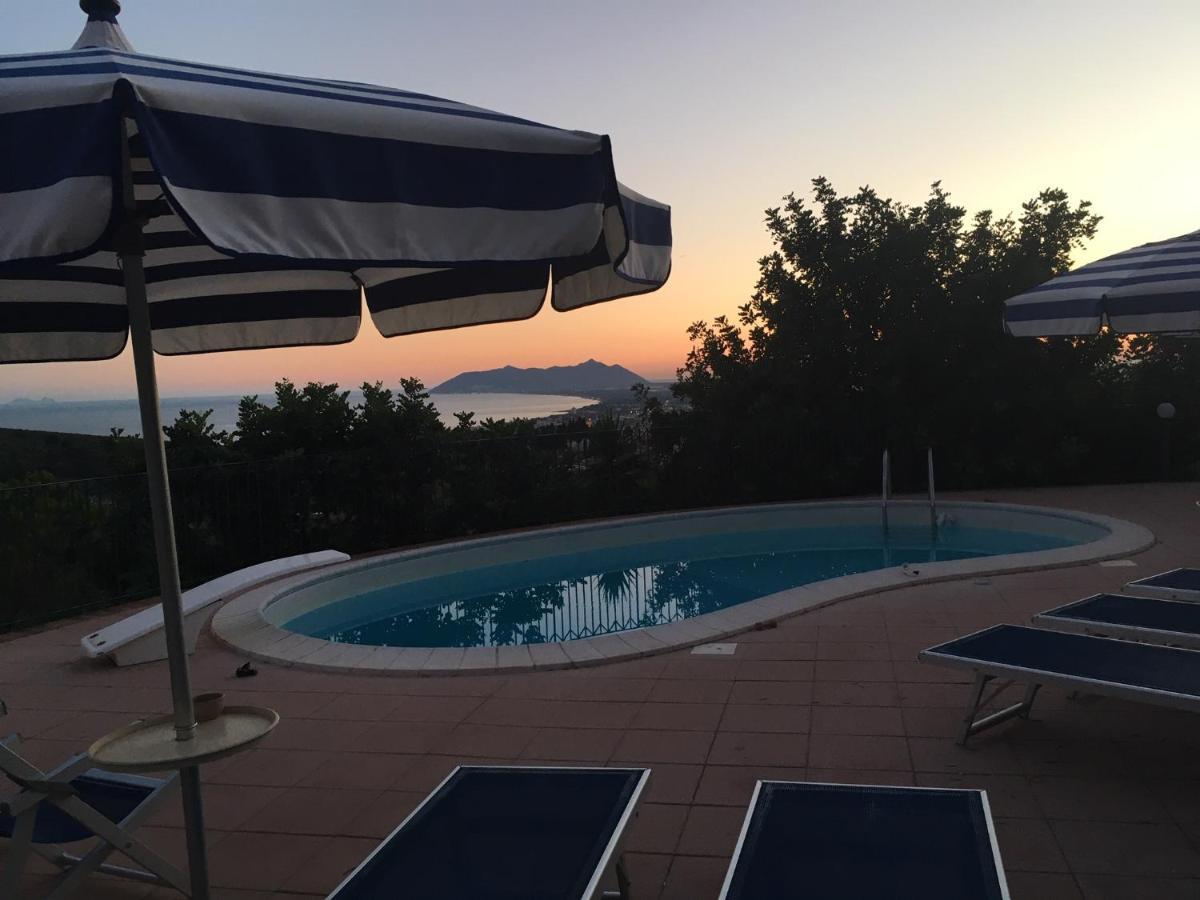 Villa "Ai Galli" Terracina Kültér fotó